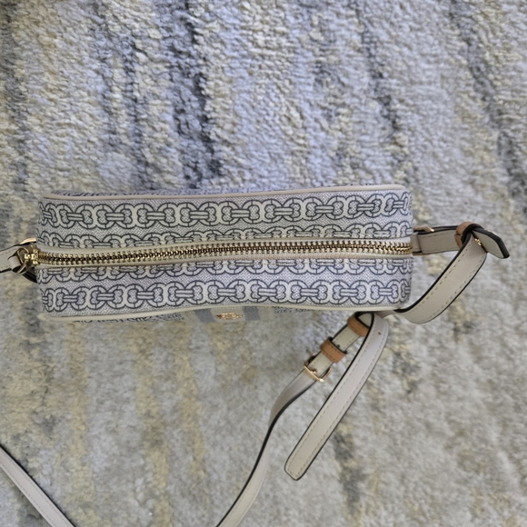 Tory Burch Gemini Crossbody - Picture 6 of 8